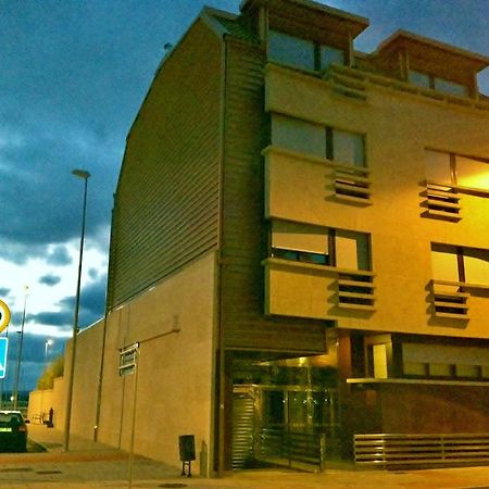 Apartamentos Puerto Basella ビラノーバ・デ・アロウサ エクステリア 写真