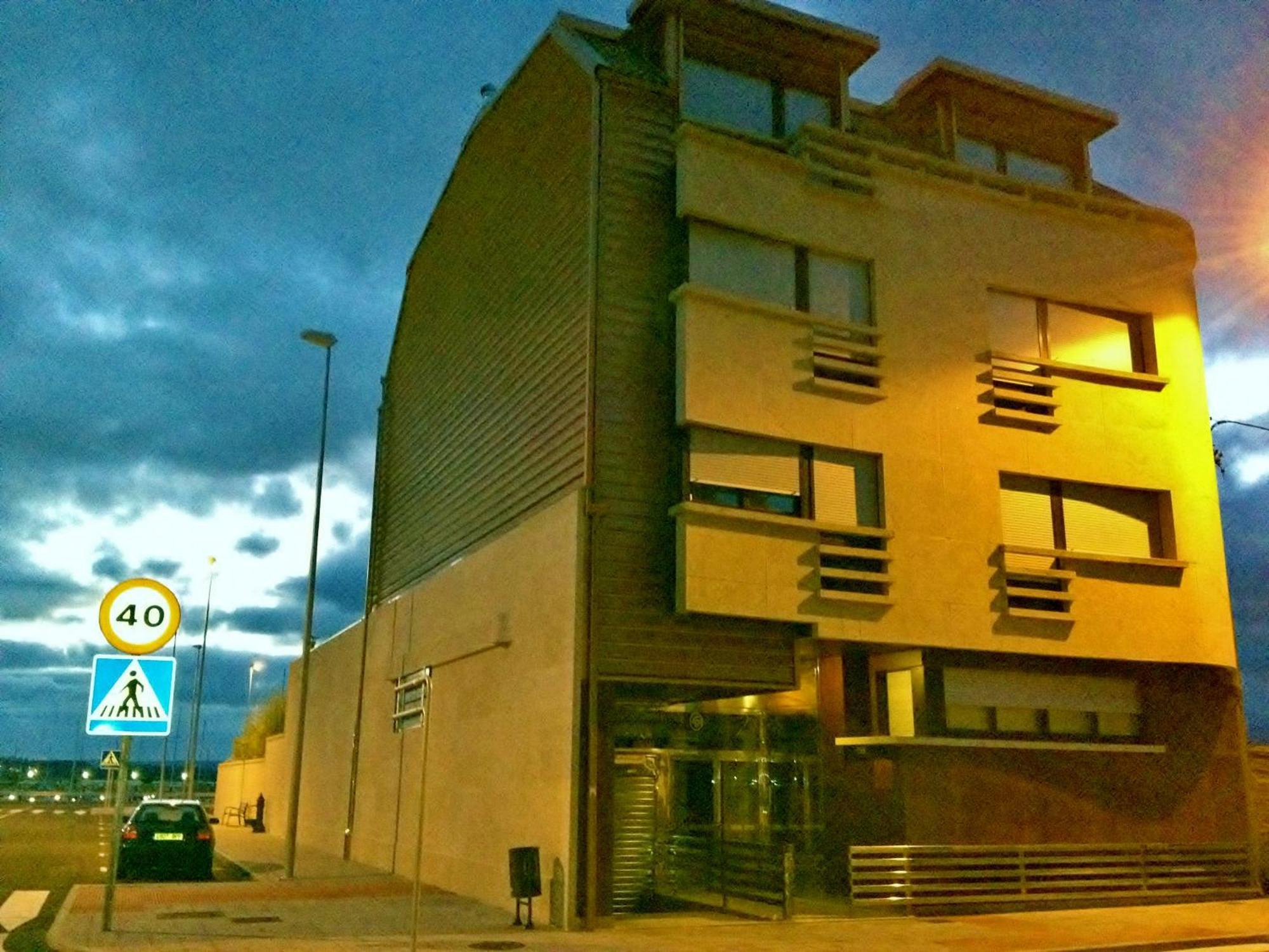 Apartamentos Puerto Basella ビラノーバ・デ・アロウサ エクステリア 写真