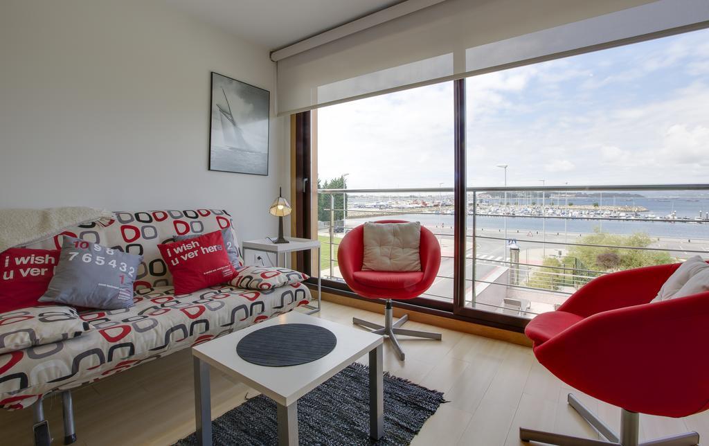Apartamentos Puerto Basella ビラノーバ・デ・アロウサ エクステリア 写真