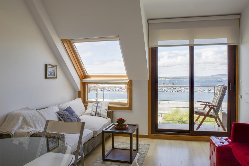 Apartamentos Puerto Basella ビラノーバ・デ・アロウサ エクステリア 写真